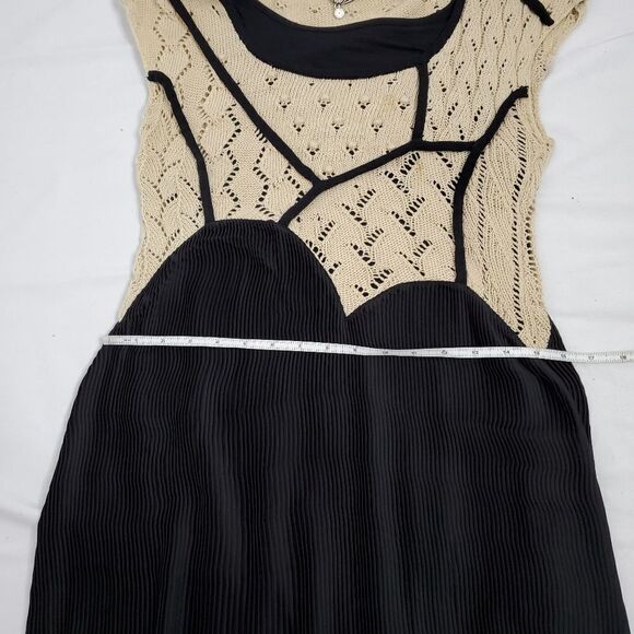 ANTHROPOLOGIE Knitted & Knotted stark silhouette pleated dress S - Picture 6 of 12